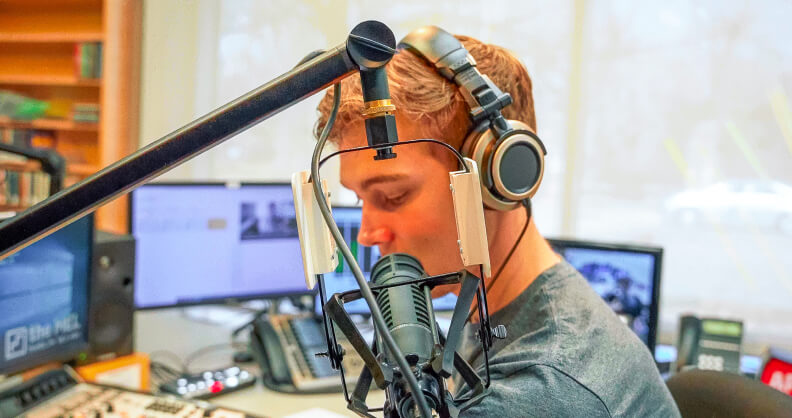 man podcasting 792x418